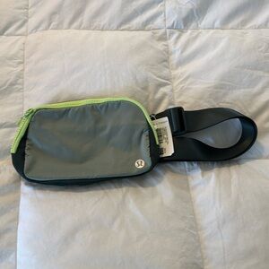 Lululemon everywhere belt bag 1L